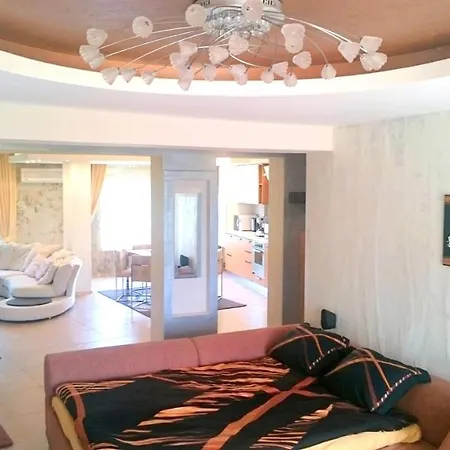 雅思森假日村 公寓式酒店