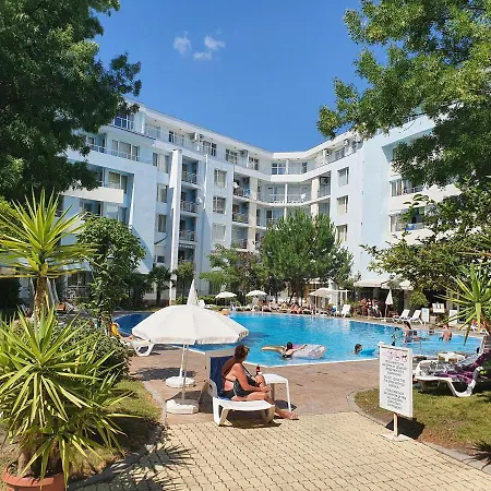 Yassen Village Lejlighedshotel 3*