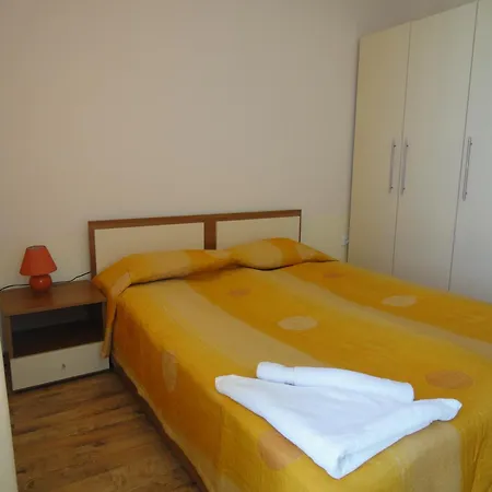 雅思森假日村 公寓式酒店