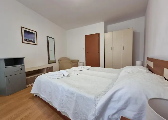 Yassen Holiday Village