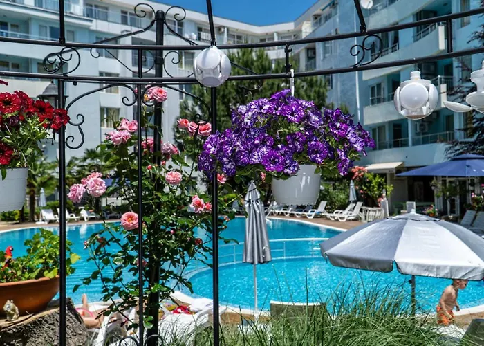 Yassen Holiday Village 3*