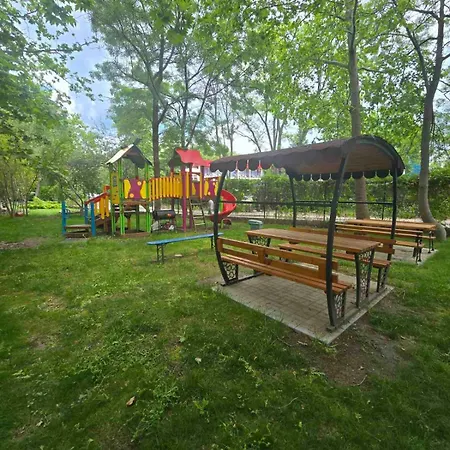 מלון דירות Yassen Village סאני ביץ'