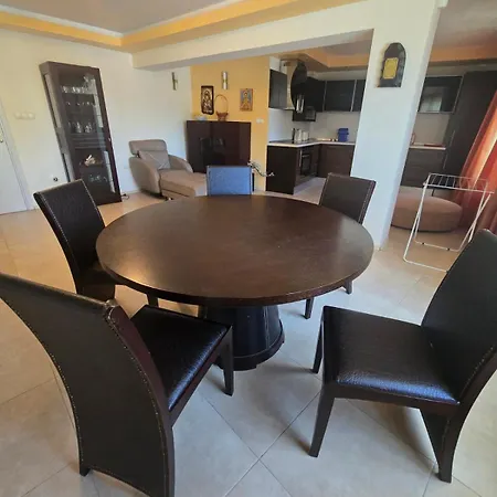 מלון דירות Yassen Village סאני ביץ'