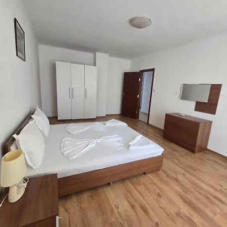 Yassen Village מלון דירות 3*