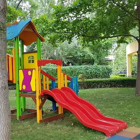 Yassen Holiday Village