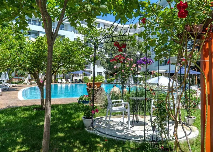 Yassen Village Aparthotel